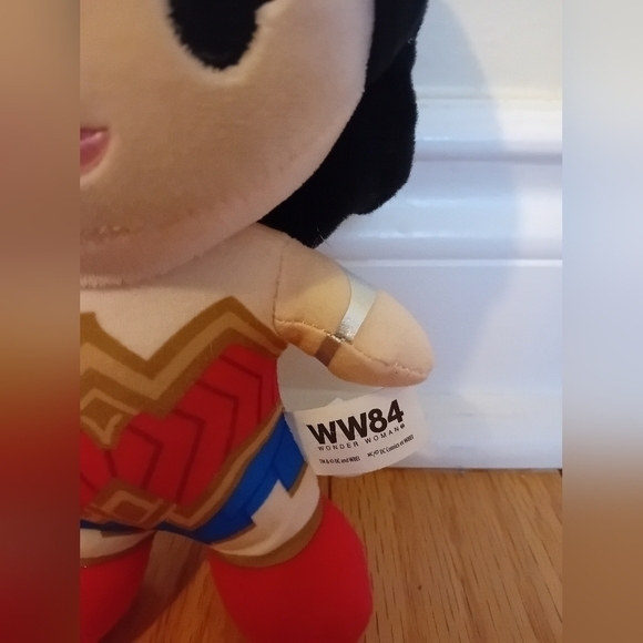 WW84 Wonder Woman Theatre Exclusive Cineplex Cinemark‎ Plush Stuffed Toy 8" - Picture 4 of 4